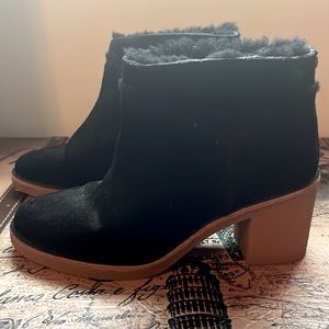 NWOT UGG Kasen Ankle Boots